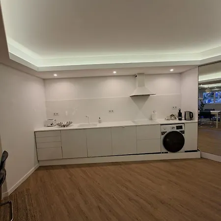 Lovely & Comfy Iii - Checkinhome Apartment